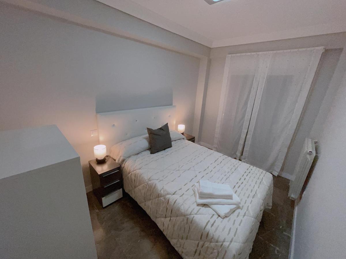 Apartamento Piso Atares Zaragoza Exterior foto
